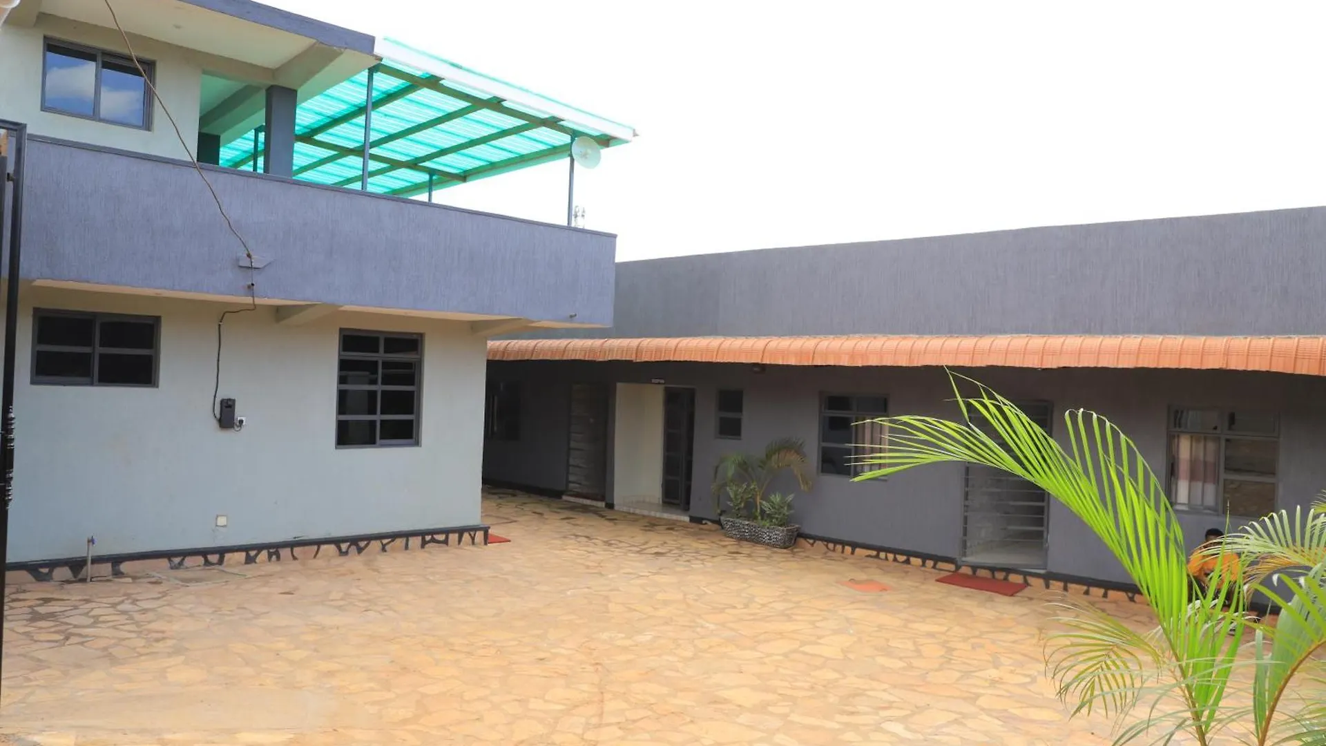 Duggers Motel Lusaze Kampala Guest house
